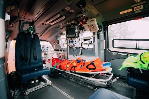 Les Meilleures Techniques et Matériels pour le Transfert de Patients en Toute Sécurité
